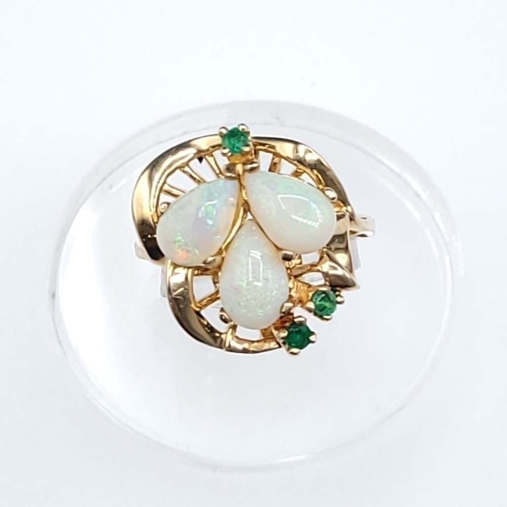 AUSTRALIAN opal and emerald accent ring 10k yellow gold - Picture 7 of 15